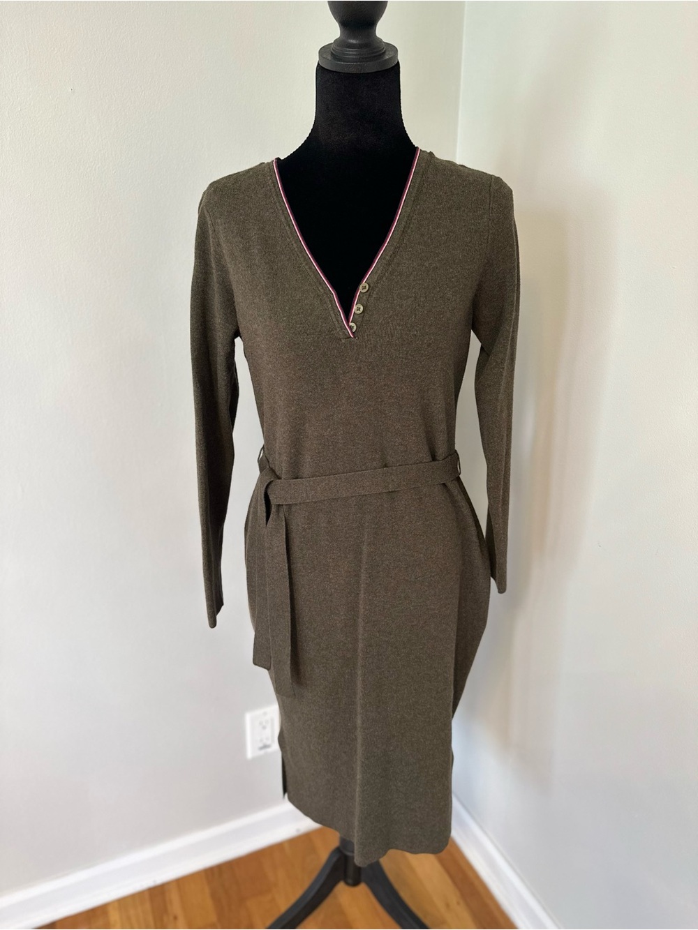 Tommy Hilfiger Olive Green Long Sleeve V-Neck Bodycon SweaterDress w/ Tie Waist